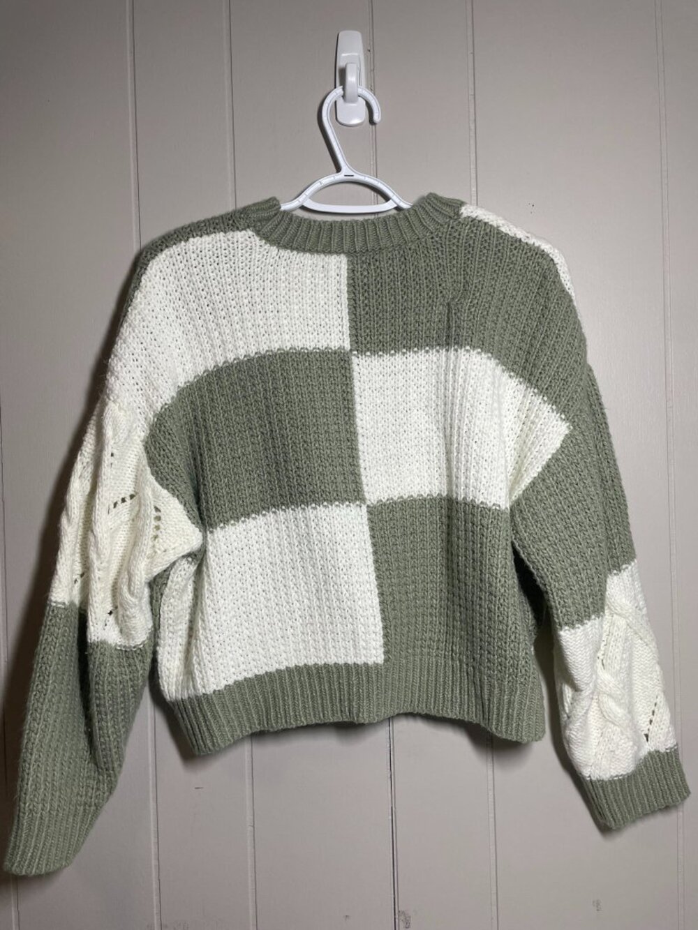 sweater - Picture 2 of 3